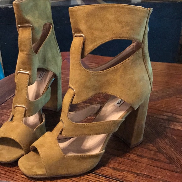 Camel heeled booties by Cape Robbin - Picture 4 of 6